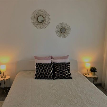 Glamour Apartman Тапольца Экстерьер фото