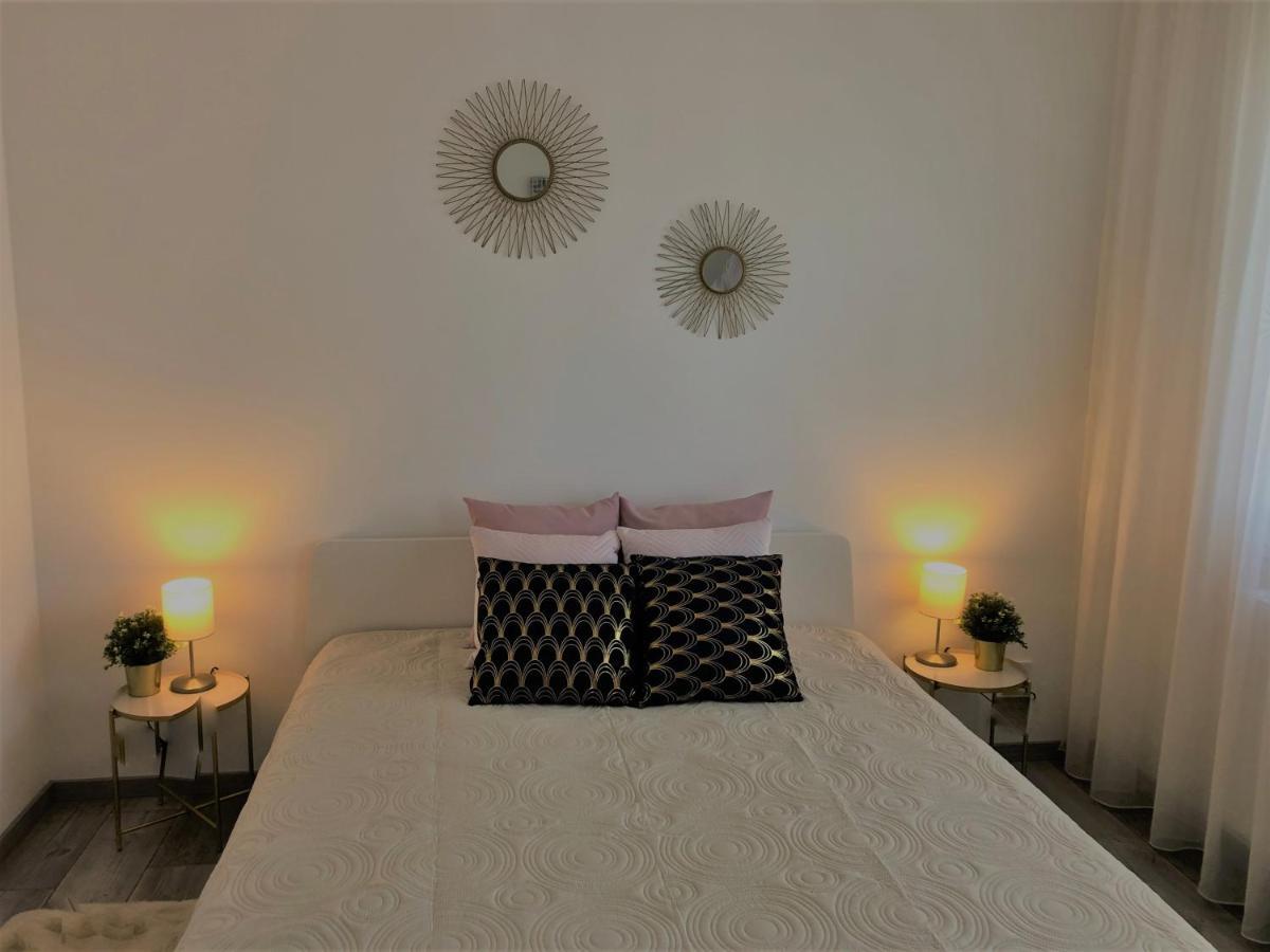 Glamour Apartman Тапольца Экстерьер фото